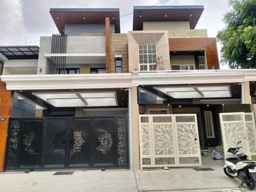 Rumah Baru Luxury Minimalis 2 Lantai Lokasi Jemursari Surabaya