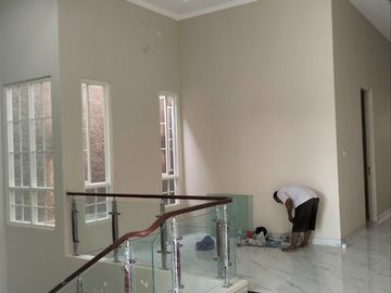 Rumah Baru Luxury Minimalis 2 Lantai Lokasi Jemursari Surabaya