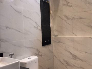Rumah Baru Luxury Minimalis 2 Lantai Lokasi Jemursari Surabaya