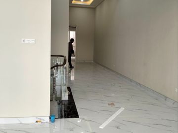 Rumah Baru Luxury Minimalis 2 Lantai Lokasi Jemursari Surabaya