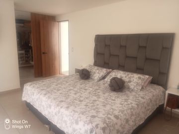 SE VENDE CASA REMODELADA EN CAMPOARAGON