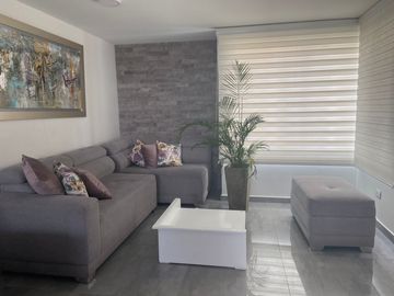 SE VENDE CASA REMODELADA EN CAMPOARAGON