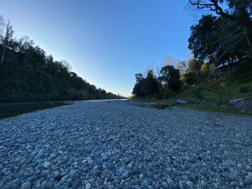 Casa a orilla del río Toltén a 18 kilómetros de Villarrica