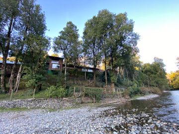 Casa a orilla del río Toltén a 18 kilómetros de Villarrica