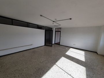 OFICINAS EN RENTA EN EDIFICIO ZONA CENTRO