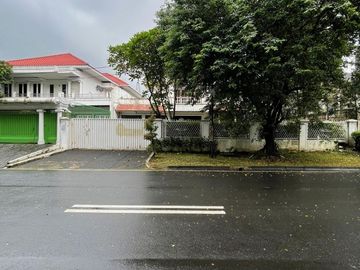 RUMAH at Jl SEKOLAH KENCANA, PONDOK INDAH