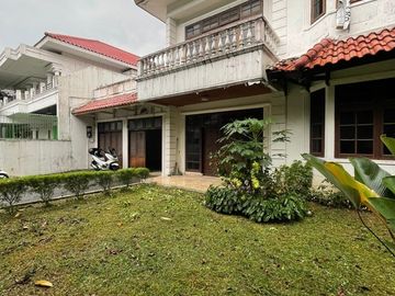 RUMAH at Jl SEKOLAH KENCANA, PONDOK INDAH