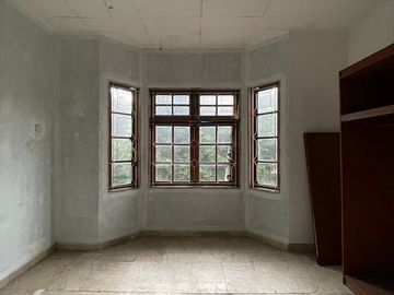 RUMAH at Jl SEKOLAH KENCANA, PONDOK INDAH