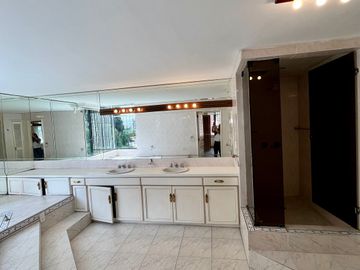 Departamento en venta de 3 dormitorios, en Quito Ecuador Sector Bellavista
