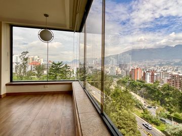 Departamento en venta de 3 dormitorios, en Quito Ecuador Sector Bellavista