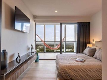 Condo con terraza, cuarto de lavado, Gimnasio, Alberca, pre-construccion Zibata, Queretaro.