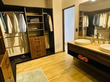 Condo con terraza, cuarto de lavado, Gimnasio, Alberca, pre-construccion Zibata, Queretaro.