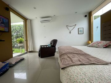 CASA DE LINDO DISEÑO Y PISCINA EN CONDOMINIO PRIVADO PASO CHICO