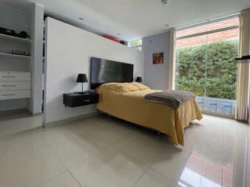 CASA DE LINDO DISEÑO Y PISCINA EN CONDOMINIO PRIVADO PASO CHICO