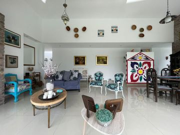 CASA DE LINDO DISEÑO Y PISCINA EN CONDOMINIO PRIVADO PASO CHICO