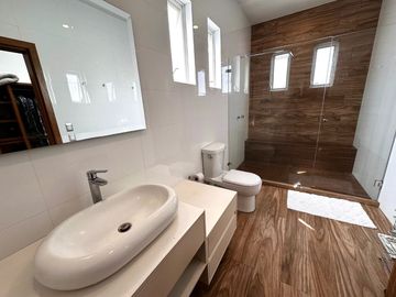 Casa en Venta en Fracc Arbolada, Bosques de Santa Anita