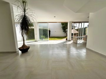 Casa en Venta en Fracc Arbolada, Bosques de Santa Anita