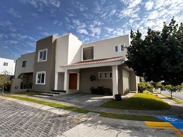 Casa en Venta en Fracc Arbolada, Bosques de Santa Anita