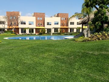 Casa en condominio con alberca en Emiliano Zapata