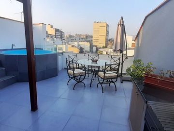 Se vende Dpto Dúplex, 253 m2, Chacarilla, 3 dorms, 4 baños, Terraza, 1 Estac.
