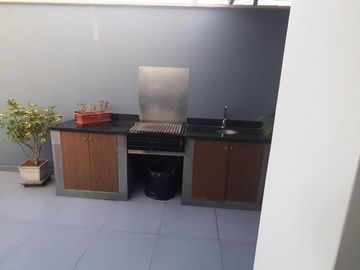 Se vende Dpto Dúplex, 253 m2, Chacarilla, 3 dorms, 4 baños, Terraza, 1 Estac.