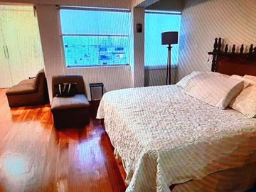 Se vende Dpto Dúplex, 253 m2, Chacarilla, 3 dorms, 4 baños, Terraza, 1 Estac.