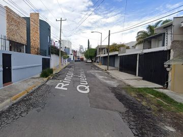 ¡¡Remate Elegante e inigualable casa en Col. Rincón Arboledas, Heroica Puebla de Zaragoza, Puebla!!