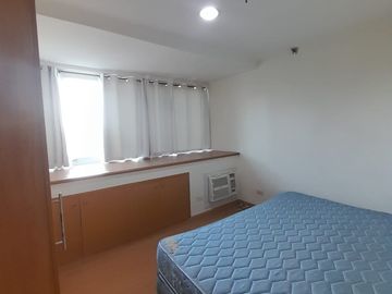 JAJ - FOR SALE: 3 Bedroom Unit in Lee Gardens, Mandaluyong