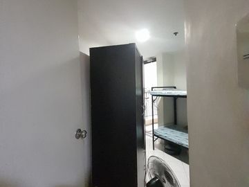 JAJ - FOR SALE: 3 Bedroom Unit in Lee Gardens, Mandaluyong