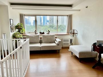 JAJ - FOR SALE: 3 Bedroom Unit in Lee Gardens, Mandaluyong