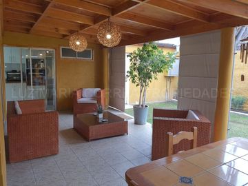 Condominio, Con 2 estacionamientos y baño de visita, La Cruz casi La Calera