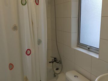 Condominio, Con 2 estacionamientos y baño de visita, La Cruz casi La Calera