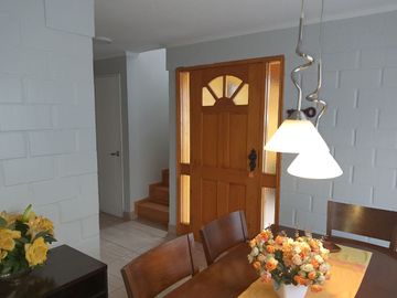 Condominio, Con 2 estacionamientos y baño de visita, La Cruz casi La Calera
