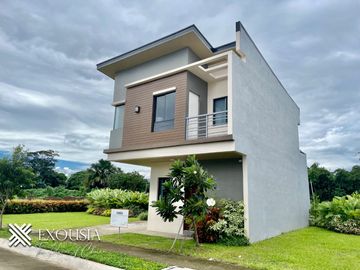 3BR-2TB Single Attached House and Lot For Sale in Sentrina Alaminos Along the Highway
