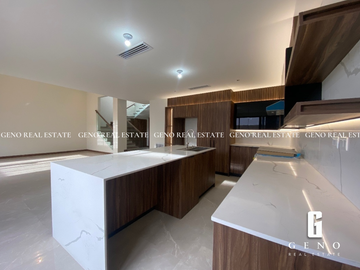 CASA MODERNA EN VENTA EN LA CANTERA