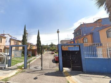 CASA EN VENTA EN COLINAS DE LA ANTIGUA, FRACCIONAMIENTO SAN BUENAVENTURA, IXTAPALUCA, ESTADO DE MEXICO. EXCELENTE OPORTUNIDAD DE INVERSIÓN.