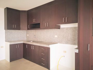 VENTA CASA URBANIZACION COSTA DEL ESTE, CERCA AL AEROPUERTO ELOY ALFARO DEDE MANTA, TRAMO 3 VIA CIRCUNVALACIÓN