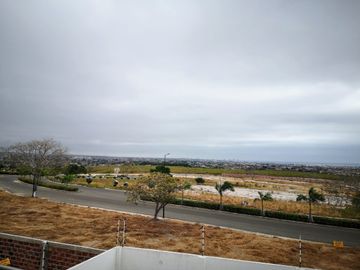 VENTA CASA URBANIZACION COSTA DEL ESTE, CERCA AL AEROPUERTO ELOY ALFARO DEDE MANTA, TRAMO 3 VIA CIRCUNVALACIÓN