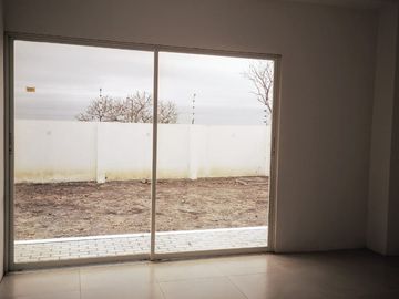 VENTA CASA URBANIZACION COSTA DEL ESTE, CERCA AL AEROPUERTO ELOY ALFARO DEDE MANTA, TRAMO 3 VIA CIRCUNVALACIÓN