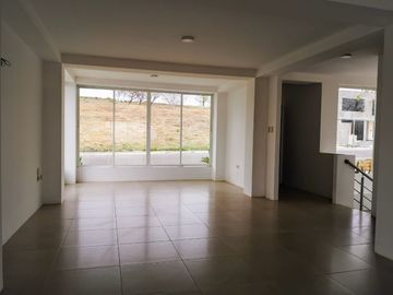 VENTA CASA URBANIZACION COSTA DEL ESTE, CERCA AL AEROPUERTO ELOY ALFARO DEDE MANTA, TRAMO 3 VIA CIRCUNVALACIÓN