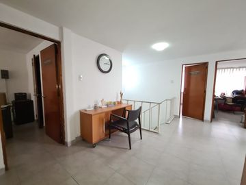 SE VENDE CASA CON USO DE SUELO COMERCIAL COLONIA AGRICULTURA TACUBA MIGUEL HIDALGO.