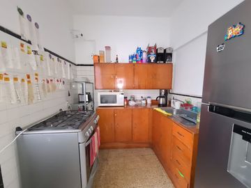 SE VENDE CASA CON USO DE SUELO COMERCIAL COLONIA AGRICULTURA TACUBA MIGUEL HIDALGO.