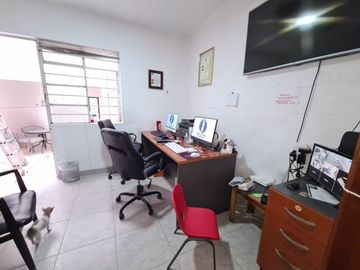 SE VENDE CASA CON USO DE SUELO COMERCIAL COLONIA AGRICULTURA TACUBA MIGUEL HIDALGO.