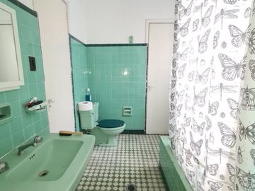 SE VENDE CASA CON USO DE SUELO COMERCIAL COLONIA AGRICULTURA TACUBA MIGUEL HIDALGO.