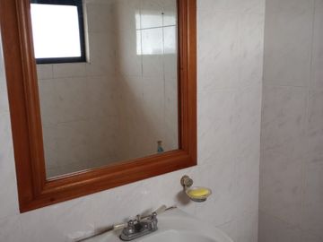 VENDO AMPLIA CASA DE 4 DORMITORIOS, SECTOR AMAGASI DEL INCA, AMPLIA, FABULOSA,