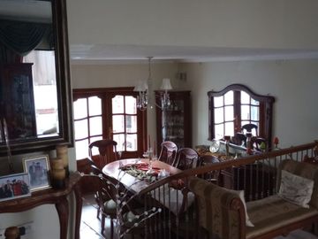 VENDO AMPLIA CASA DE 4 DORMITORIOS, SECTOR AMAGASI DEL INCA, AMPLIA, FABULOSA,