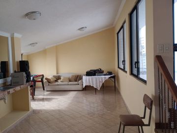 VENDO AMPLIA CASA DE 4 DORMITORIOS, SECTOR AMAGASI DEL INCA, AMPLIA, FABULOSA,