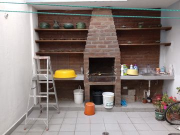 VENDO AMPLIA CASA DE 4 DORMITORIOS, SECTOR AMAGASI DEL INCA, AMPLIA, FABULOSA,