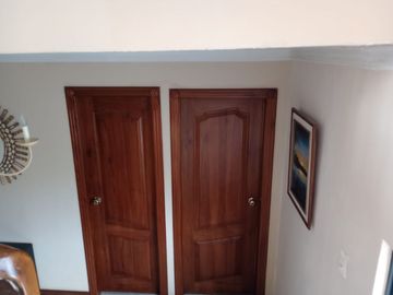 VENDO AMPLIA CASA DE 4 DORMITORIOS, SECTOR AMAGASI DEL INCA, AMPLIA, FABULOSA,