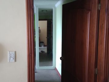 VENDO AMPLIA CASA DE 4 DORMITORIOS, SECTOR AMAGASI DEL INCA, AMPLIA, FABULOSA,